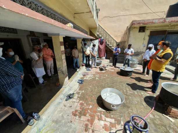 MLA inspected the public kitchen